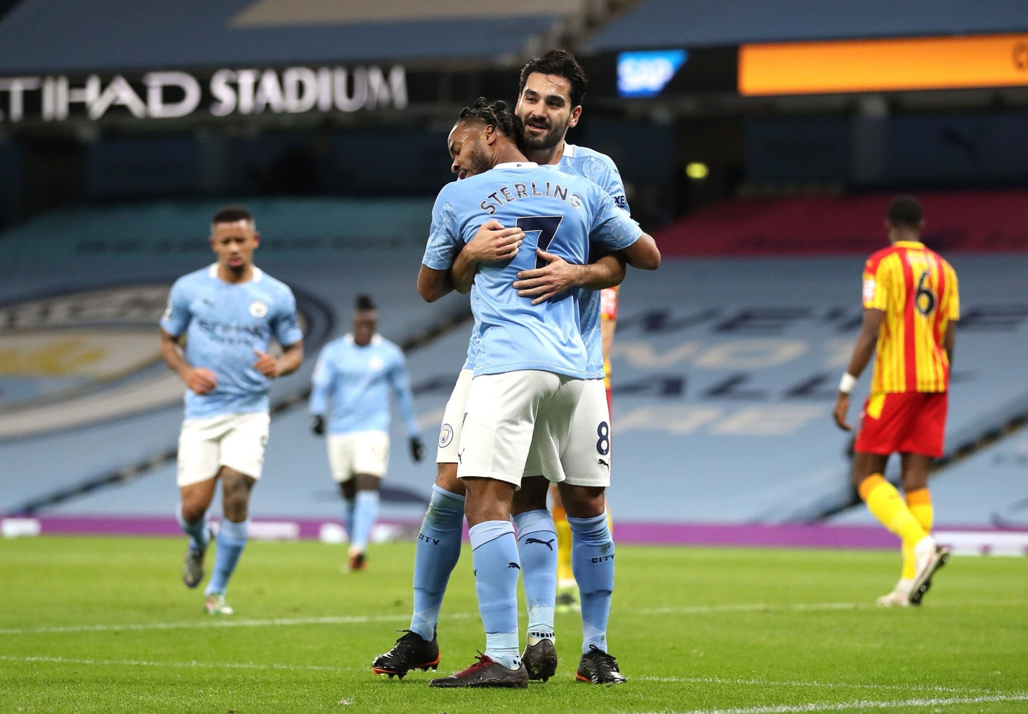 强劲的米内 强劲的米内